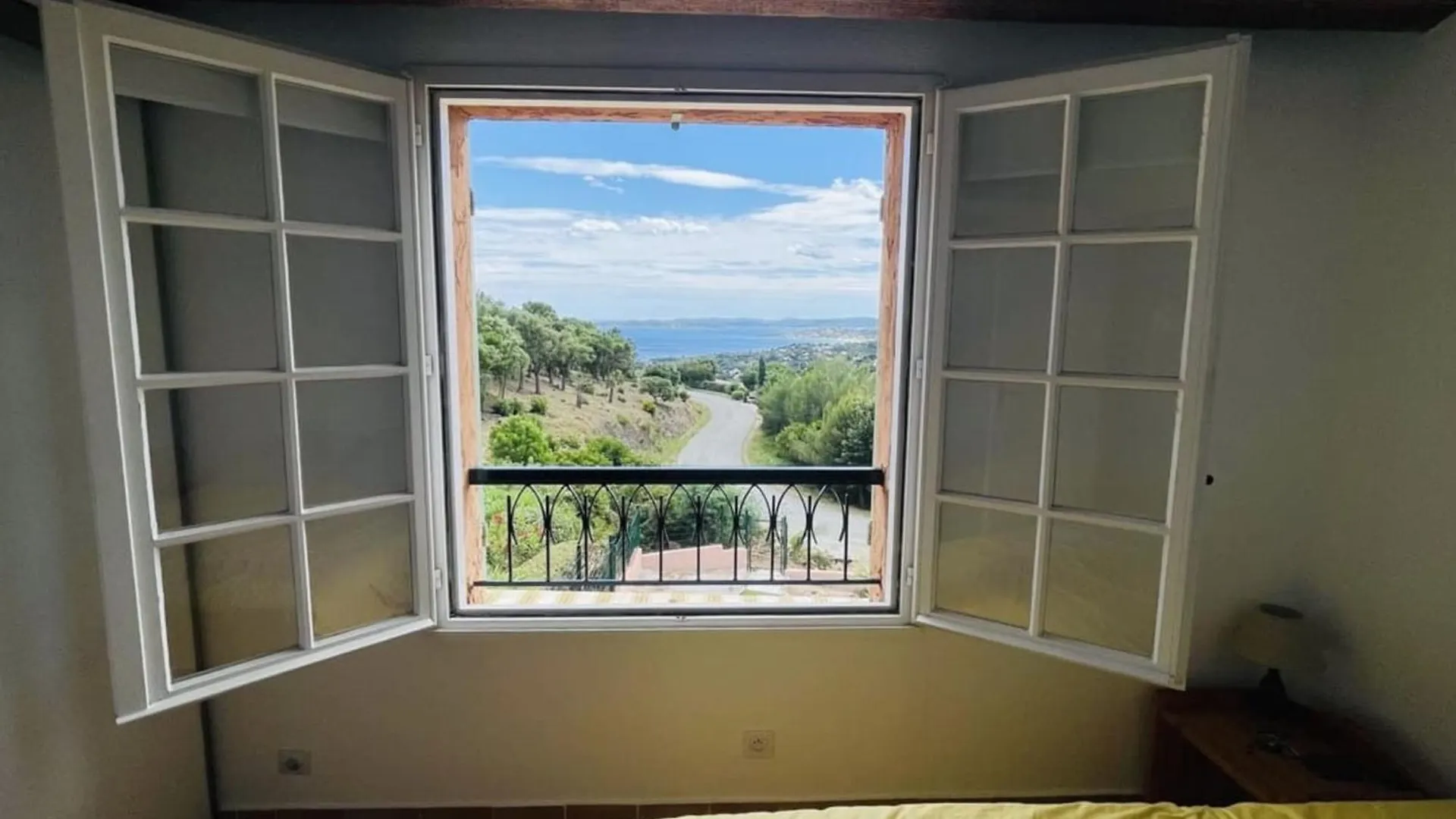 Nest Overlooking The Gulf Of Saint-Tropez روكبرون-سور-أرجينس