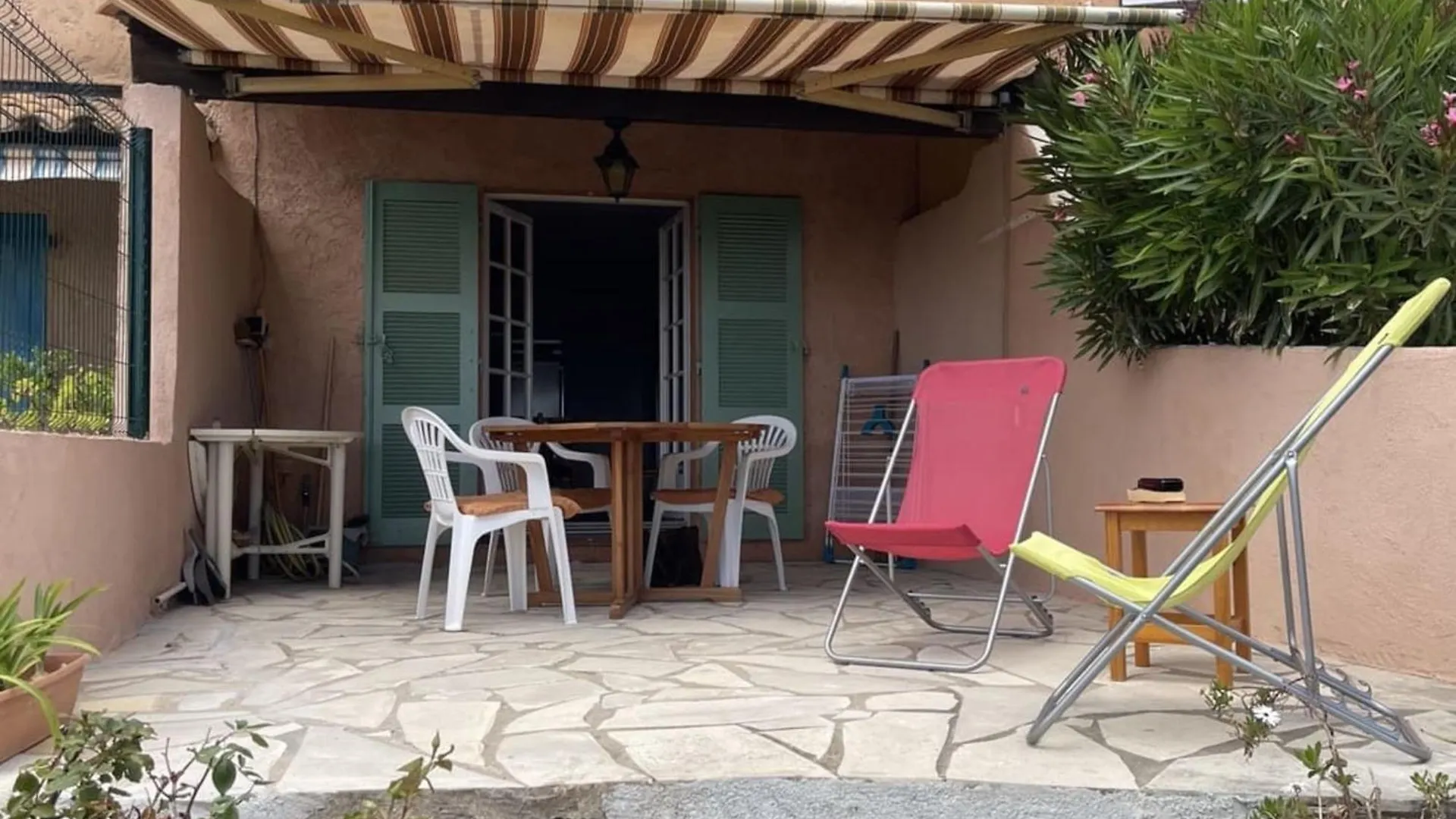 Nest Overlooking The Gulf Of Saint-Tropez روكبرون-سور-أرجينس 0*,  فرنسا